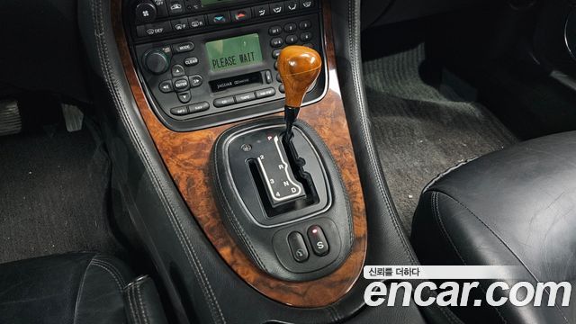 Jaguar Daimler 2002 — photo 9