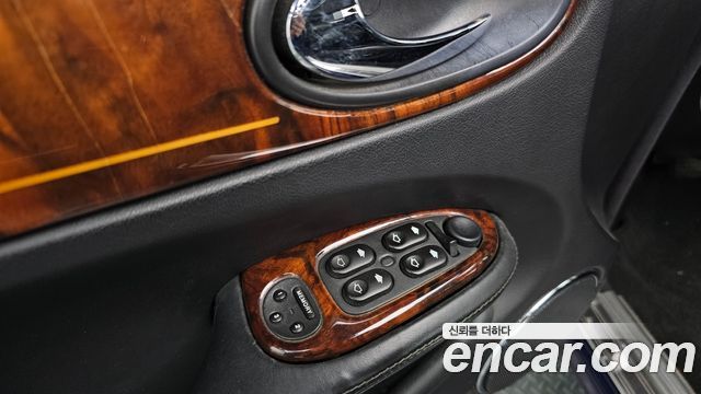Jaguar Daimler 2002 — photo 16
