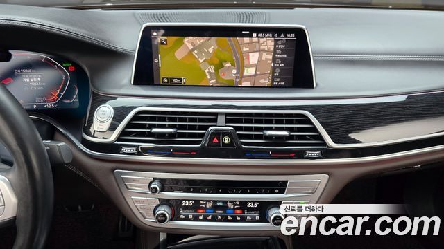 BMW 7-Series 2020 — photo 14