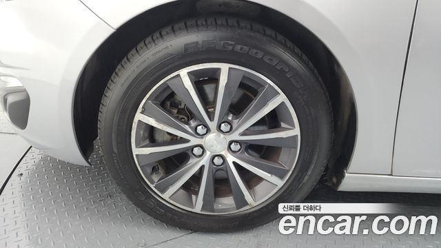 Peugeot 308 2015 — photo 5