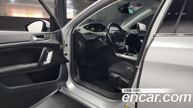 Peugeot 308 2015 — photo 10