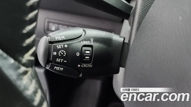Peugeot 308 2015 — photo 17