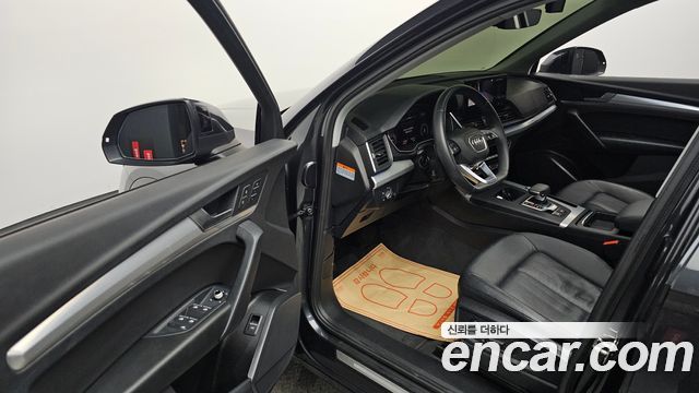 Audi Q5 2022 — photo 10