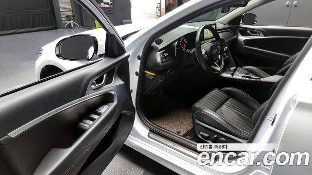 Genesis G70 2018 — photo 10