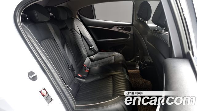 Genesis G70 2018 — photo 12