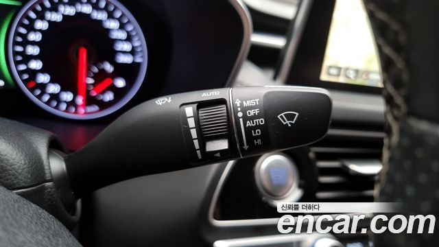 Genesis G70 2018 — photo 18