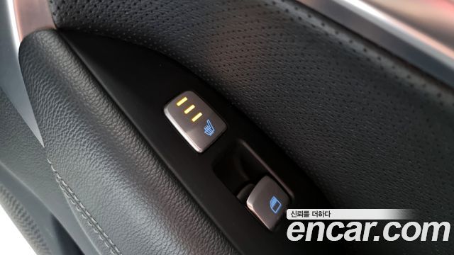 Genesis G70 2018 — photo 19