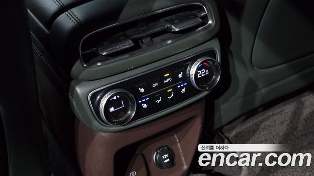 Genesis GV80 2020 — photo 17