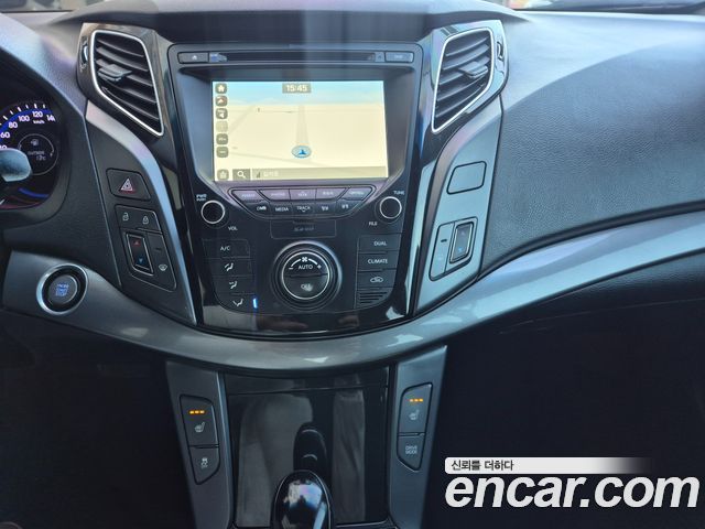 Hyundai i40 2016 — photo 12