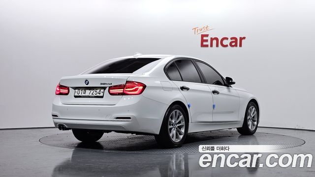 BMW 3-Series 2018 — photo 2