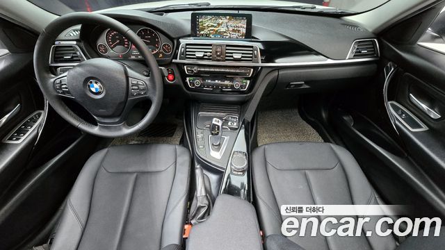 BMW 3-Series 2018 — photo 7