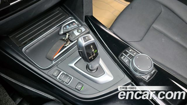 BMW 3-Series 2018 — photo 9