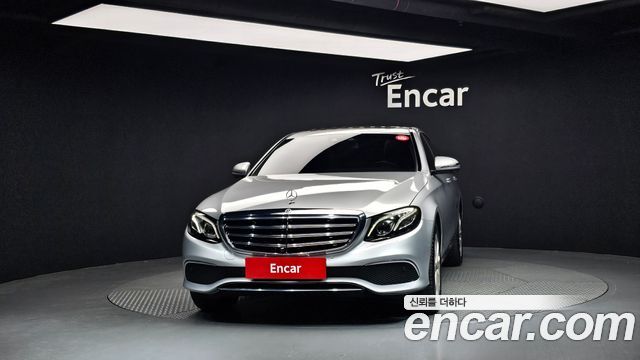 Mercedes-Benz E-Class 2018 — photo 3