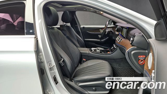 Mercedes-Benz E-Class 2018 — photo 10