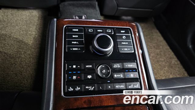 Hyundai Equus 2015 — photo 17