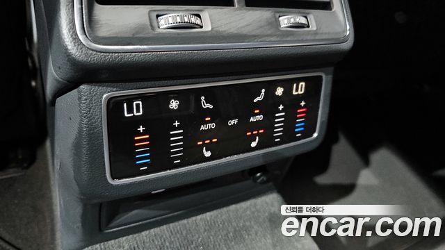 Audi A6 2021 — photo 17