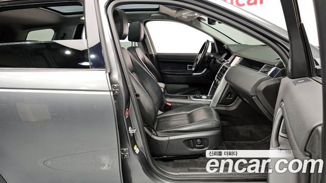 Land Rover Discovery Sport 2016 — photo 10