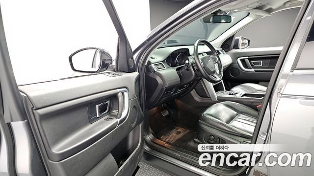 Land Rover Discovery Sport 2016 — photo 11