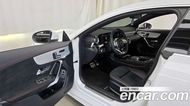 Mercedes-Benz CLA-Class 2023 — photo 10