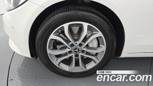 Mercedes-Benz C-Class 2018 — photo 5