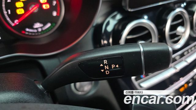 Mercedes-Benz C-Class 2018 — photo 9