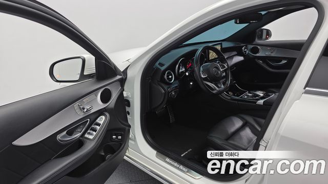 Mercedes-Benz C-Class 2018 — photo 10