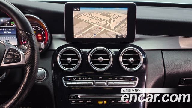 Mercedes-Benz C-Class 2018 — photo 14