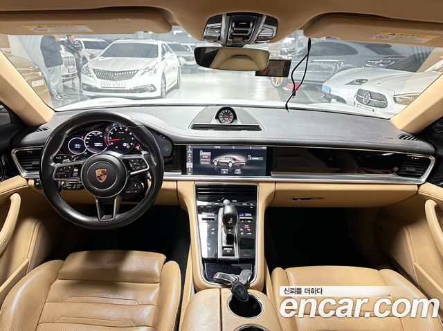 Porsche Panamera 2018 — photo 7