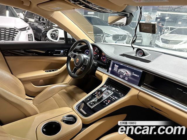 Porsche Panamera 2018 — photo 11