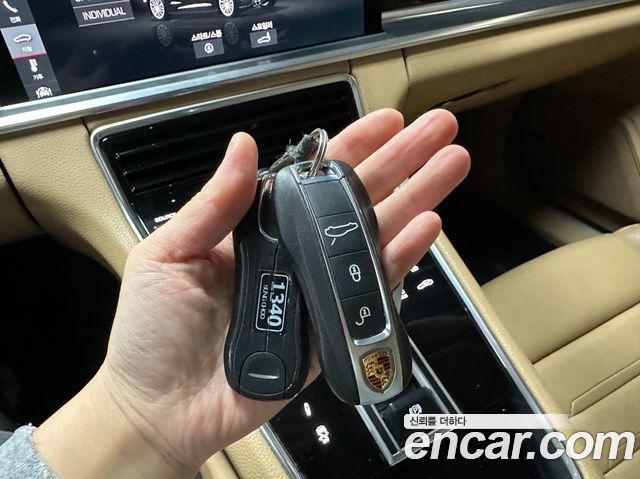 Porsche Panamera 2018 — photo 12