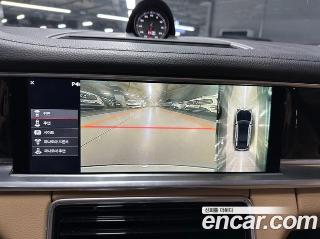 Porsche Panamera 2018 — photo 15