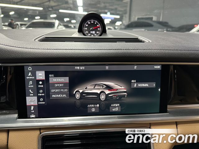 Porsche Panamera 2018 — photo 16