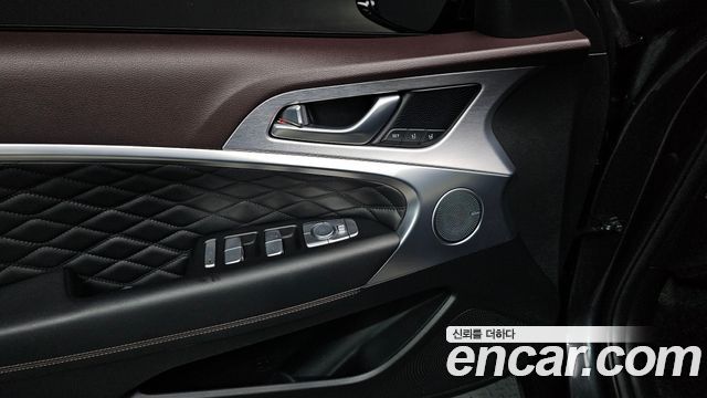 Genesis G70 2020 — photo 17