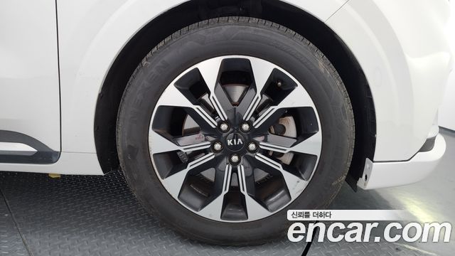 Kia Canival 2021 — photo 5