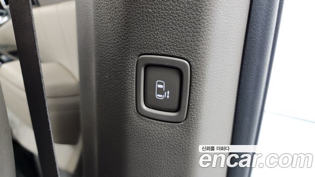 Kia Canival 2021 — photo 17