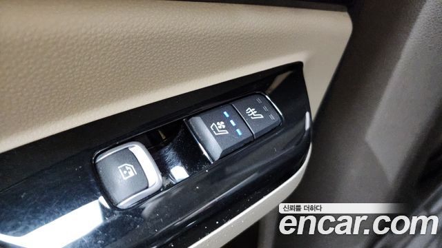 Kia Canival 2021 — photo 19