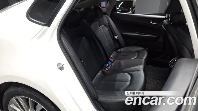 Kia K5 2019 — photo 17