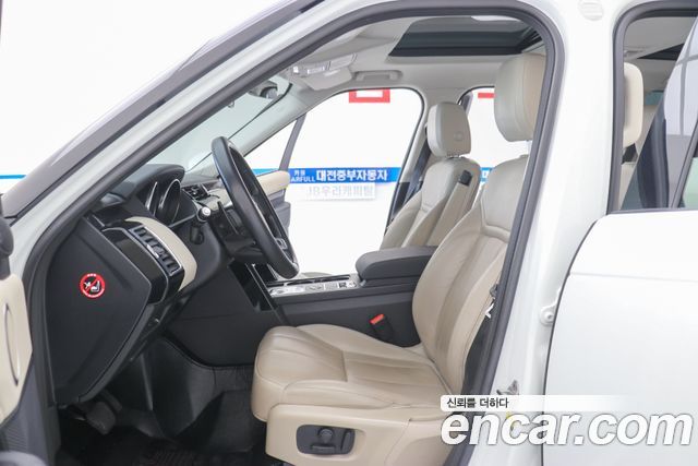 Land Rover Discovery 2019 — photo 7