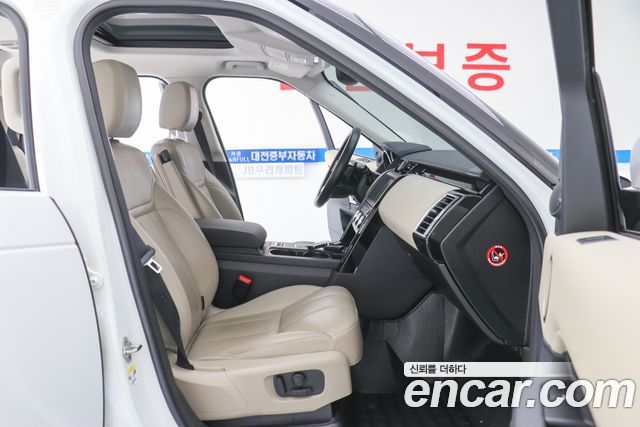 Land Rover Discovery 2019 — photo 9
