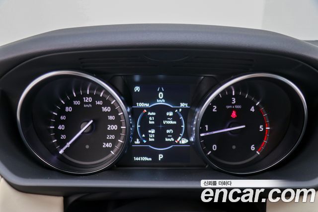 Land Rover Discovery 2019 — photo 11