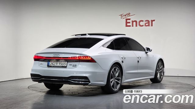 Audi A7 2021 — photo 2