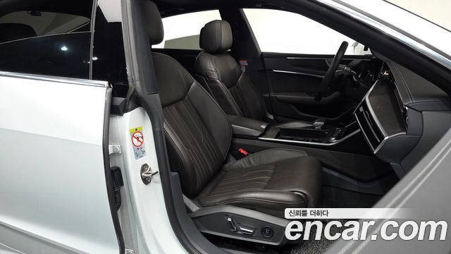 Audi A7 2021 — photo 10