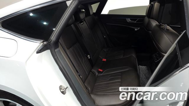 Audi A7 2021 — photo 11