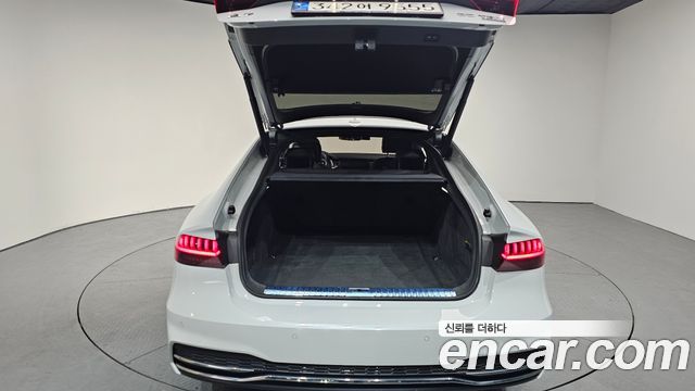 Audi A7 2021 — photo 20