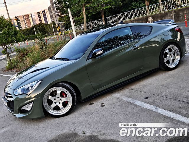 Hyundai Genesis 2009 — photo 1