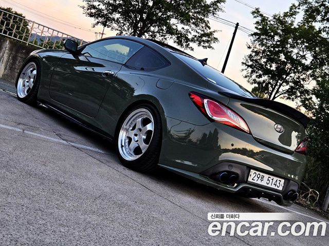 Hyundai Genesis 2009 — photo 2