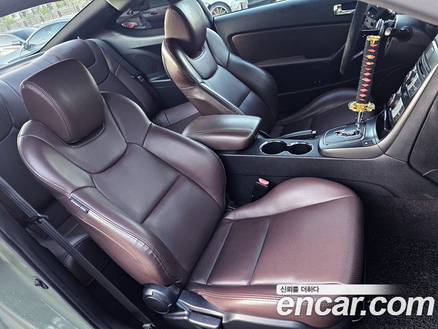 Hyundai Genesis 2009 — photo 11