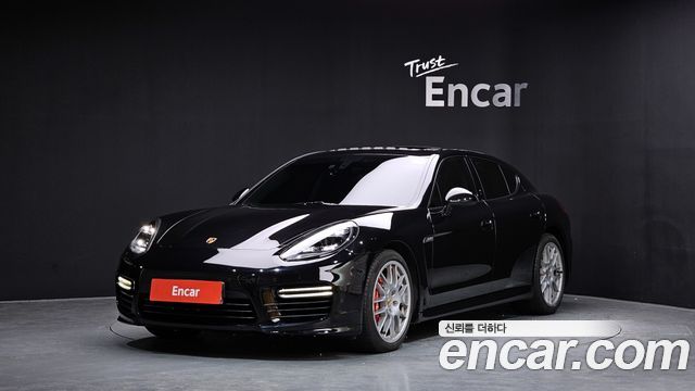 Porsche Panamera 2011 — photo 1