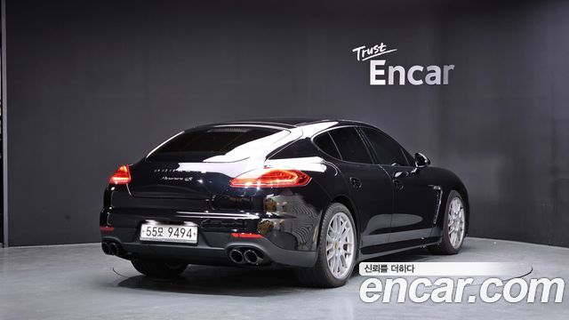 Porsche Panamera 2011 — photo 2