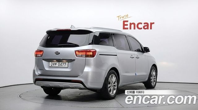 Kia Canival 2016 — photo 4